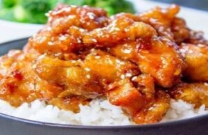 Hähnchenteile auf chinesische Art mit Reis zubereitet – Sie werden dieses Rezept lieben