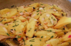 Wiener Kartoffeln mit extra leckerer Sauce – da braucht man nicht mal ein Hauptgericht