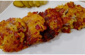 Probieren Sie diese knusprigen Kartoffelplätzchen mit Schinken