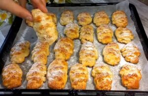 Käsekuchen mit Apfelfüllung