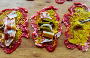 Gefüllte Schweineröllchen – ohne Speck und Käse