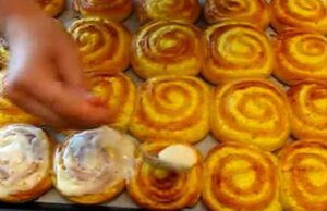 Bereiten Sie diese tollen Käsekuchen-Schnecken mit einem einfachen Rezept zu