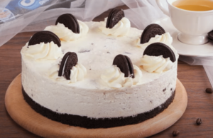 Luxuriöse Sahnetorte mit OREO-Keksen!