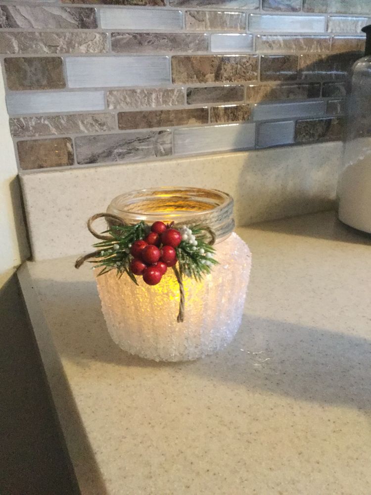 Vyrobte si krásný zimní svícen ze zavařovací sklenice – 20+ nápadů