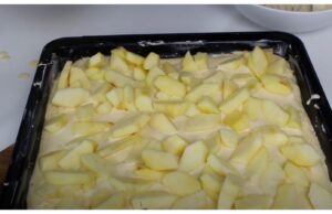 Erstaunlich zarter und köstlicher Apfelkuchen aus 1 Gericht: kein Aufwand und ein fantastisches Ergebnis!