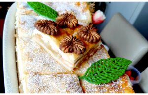 Apfeldessert mit Blätterteigcreme