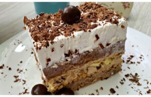 Eine einfache Torte mit 3 Cremesorten, die in Windeseile vom Tisch verschwindet