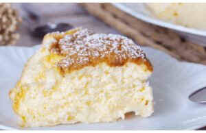 Federleichter weißer Joghurtkuchen – weich wie Watte: Fantastischer Biskuitkuchen ganz ohne Mehl