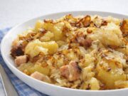 Altböhmischer Köhler-Eintopf aus einem Topf: Legendäres günstiges Gericht mit Heimatduft Altböhmischer Köhler-Eintopf: günstiges, sättigendes Gericht mit Kartoffeln, Nocken und Sauerkraut