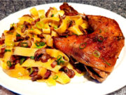 Mamas Hähnchen mit Leber und Champignons: Duftendes Rezept, das jede Portion vergrößert Mamas Hähnchen mit Leber und Champignons – duftendes Rezept, das jede Portion vergrößert