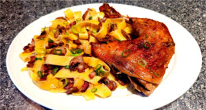 Mamas Hähnchen mit Leber und Champignons: Duftendes Rezept, das jede Portion vergrößert Mamas Hähnchen mit Leber und Champignons – duftendes Rezept, das jede Portion vergrößert