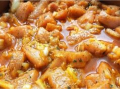 Rezept für marinierte Schweinefleischstreifen mit Curry und Senf: Zartes Fleisch, das auf der Zunge zergeht Saftige Schweinefleischstreifen in Marinade mit Curry und Senf