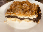 Saftiger Streuselkuchen mit Mohn, Quark und Marmor-Effekt – die perfekte Ergänzung zum Nachmittagskaffee Saftiger Streuselkuchen mit Mohn, Quark und Marmoreffekt