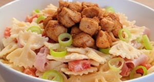 Bunter Nudelsalat mit Putenfleisch: Ideales und frisches Mittagessen für die Box