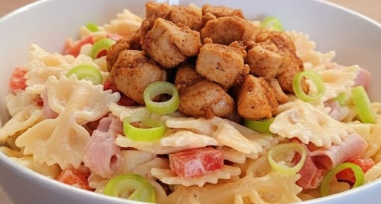 Bunter Nudelsalat mit Putenfleisch: Ideales und frisches Mittagessen für die Box