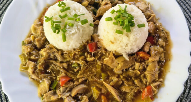 schnelle-haehnchenpfanne-mit-gemuese-und-reis-geniales-rezept-aus-brathaehnchen-resten-546 Schnelle Hähnchenpfanne mit Gemüse und Reis aus Brathähnchenresten