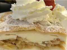 Apfelschnitten mit Pudding und Biskuit: Saftiges Dessert aus Blätterteig Apfelschnitten aus Blätterteig mit Pudding – blitzschnell gemacht und schmecken wie vom Konditor