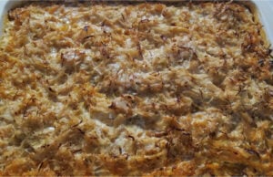 Traditionelles Kolozsvárer Schichtkraut mit Hackfleisch und Sahne Traditionelles Kolozsvárer Schichtkraut mit Hackfleisch und Sahne