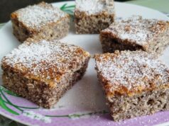 Saftiger Mohnkuchen wie von Oma, der nach Zimt duftet und tagelang frisch bleibt Saftiger Mohnkuchen aus der Tasse mit Äpfeln – einfaches Rezept, das immer gelingt