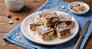 Blechkuchen mit Schokoladenglasur: Einfacher Marmorkuchen mit Nüssen und Kokos Blechkuchen mit Schokoladenglasur, Nüssen und Kokos