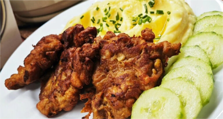 Chinesische Fleischküchlein: Knusprig, saftig und voller Geschmack. Servieren Sie sie mit Kartoffelpüree.