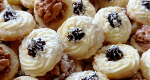 Quark- und Nusskuchen: Zarter Butterteig und zwei köstliche Füllungen Duftende Küchlein mit Quark und Nüssen – süßer Genuss für jeden Anlass