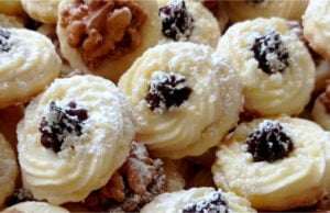Quark- und Nusskuchen: Zarter Butterteig und zwei köstliche Füllungen Duftende Küchlein mit Quark und Nüssen – süßer Genuss für jeden Anlass