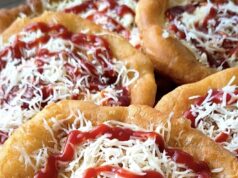 Hausgemachte Langos aus Joghurtteig: Über Nacht im Kühlschrank aufgegangen, am nächsten Tag wunderbar luftig Hausgemachte Langos aus Joghurtteig frisch gebacken