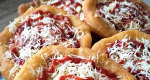 Hausgemachte Langos aus Joghurtteig: Über Nacht im Kühlschrank aufgegangen, am nächsten Tag wunderbar luftig Hausgemachte Langos aus Joghurtteig frisch gebacken