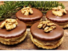 Die besten Ischler Törtchen mit zartem Nussmürbeteig, Creme und Aprikosenmarmelade Ischler Törtchen mit Johannisbeermarmelade und Schokolade – festliches Weihnachtsgebäck