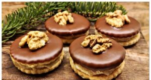 Die besten Ischler Törtchen mit zartem Nussmürbeteig, Creme und Aprikosenmarmelade Ischler Törtchen mit Johannisbeermarmelade und Schokolade – festliches Weihnachtsgebäck
