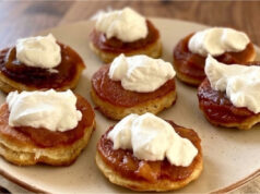 Joghurt-Krapfen ohne Gehzeit: Der Teig ist in wenigen Minuten fertig und wird goldbraun ausgebacken Joghurt-Krapfen ohne Gehzeit – der Teig ist in wenigen Minuten fertig und wird goldbraun ausgebacken