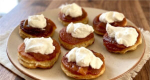Joghurt-Krapfen ohne Gehzeit: Der Teig ist in wenigen Minuten fertig und wird goldbraun ausgebacken Joghurt-Krapfen ohne Gehzeit – der Teig ist in wenigen Minuten fertig und wird goldbraun ausgebacken