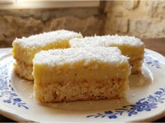 Extra saftiger Kokoskuchen: Rezept für ein zartes Dessert mit Eigelbcreme, Milchguss und Kokos Luxuriöser Kokoskuchen mit Vanillecreme – unglaublich saftiges Dessert