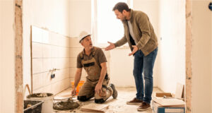 Der Fliesenleger ließ unser Bad halbfertig und verschwand zwei Wochen auf eine andere Baustelle ohne ans Telefon zu gehen Konfrontation mit einem unzuverlässigen Handwerker.