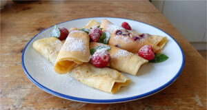 Quarkomeletts aus Quarkteig: Saftige süße Leckerei mit Obst oder Nutella Quarkomeletts mit Obst und Nutella