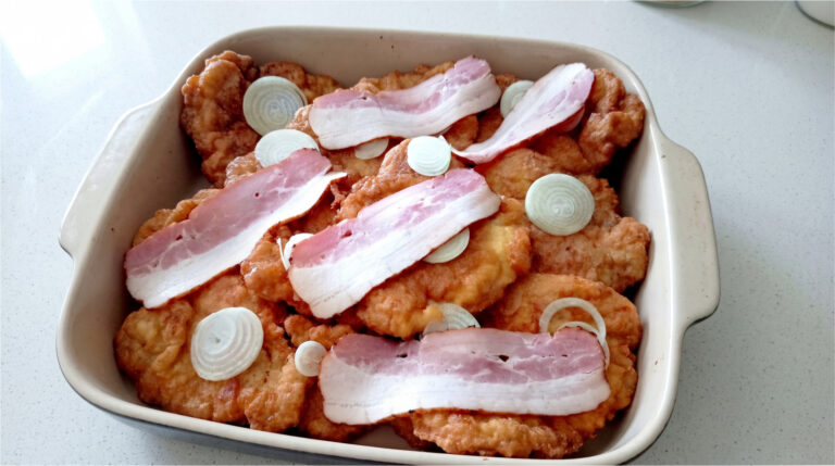 Umdrehte Schnitzel aus Schweine- oder Hähnchenfleisch: Knusprig, saftig und im Ofen fertig gebacken
