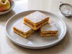 Apfelkuchen mit Nüssen: Zarter Butterteig und einfache Zubereitung vom Blech Apfelkuchen mit Nüssen auf dem Blech