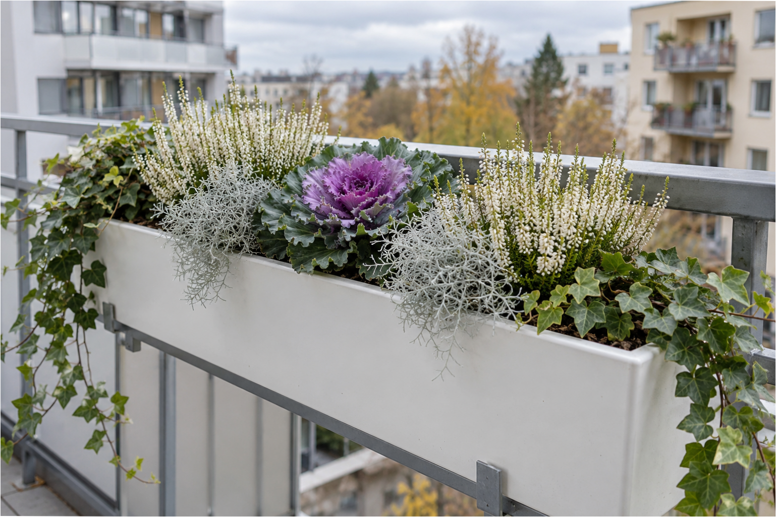Truhlíky po muškátech neschovávejte: 20 podzimních nápadů, které rozzáří parapet i balkon