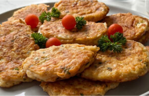 Käseschnitten mit Schinken und Knoblauch: Schneller knuspriger Pfannensnack Käseschnitten mit Schinken und Knoblauch – schneller knuspriger Pfannensnack