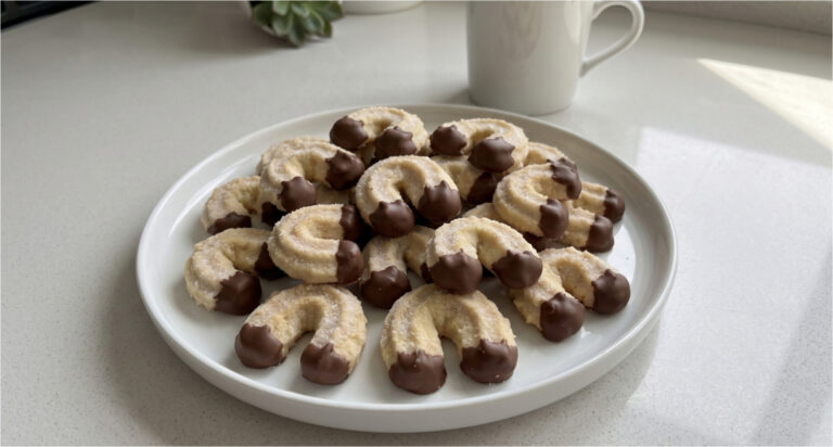 Mandelpudding-Kipferl: Zartes Weihnachtsgebäck, das auf der Zunge zergeht