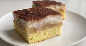 Pudding-Schnitten mit Äpfeln vom Blech: Einfacher Kuchen, den auch Anfängerinnen meistern Pudding-Schnitten mit Äpfeln – saftiges Schichtdessert mit nur 106 kcal pro Stück