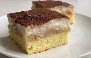 Pudding-Schnitten mit Äpfeln vom Blech: Einfacher Kuchen, den auch Anfängerinnen meistern Pudding-Schnitten mit Äpfeln – saftiges Schichtdessert mit nur 106 kcal pro Stück