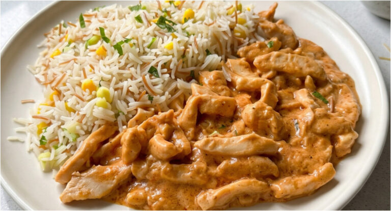 Schnelle Hähnchenstreifen mit Knoblauchsauce: Fixes Abendessen mit cremiger Sauce und Gemüsereis