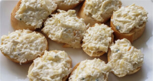 Schneller Aufstrich aus Sauerkraut: Cremiger Genuss ohne aufwendige Zubereitung Schneller Sauerkraut-Aufstrich – cremiges Silvesterhäppchen ohne Aufwand
